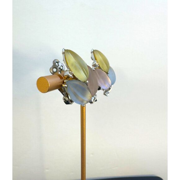 Vintage Lisner Moonglow Glass Clip on Earrings - Picture 2 of 6